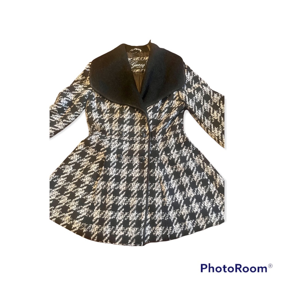 GUESS Est 1981 Skating Coat, Very Trendy Flattering Style